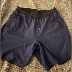 Men’s Ten Thousand Navy and Black Interval Shorts, 7 in inseam, size small